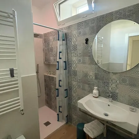 Caramel House & לינה וארוחת בוקר 4*